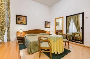 Paba Hotel 2*