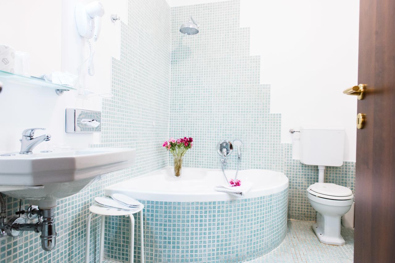 Bed & Breakfast Domus Popolo Rome