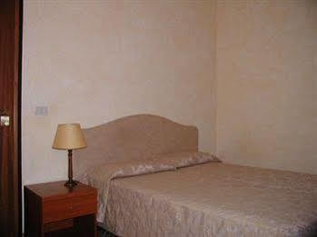 Guest house Camilla 3*