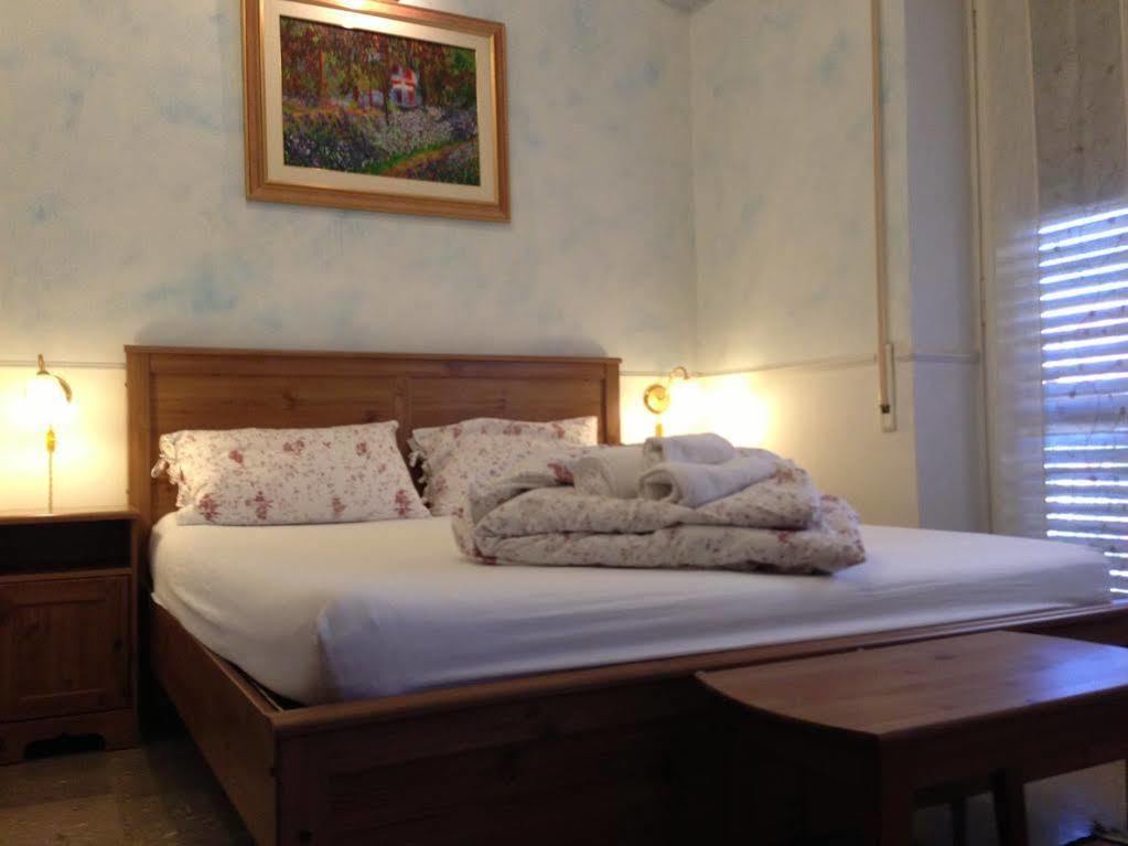 Aga Hotel 2*