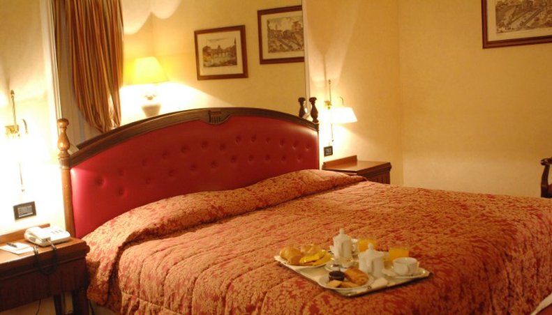 Colonna Palace 4* Rome