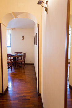 C And C Navona Apartment