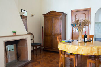 C And C Navona Apartment