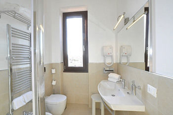 Window On 2* Rome