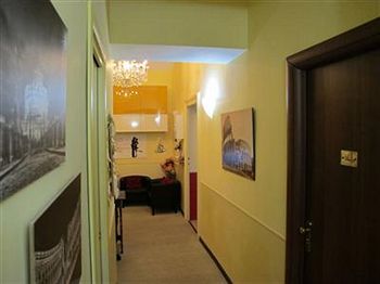 Acomodação com café da manhã  Hold - Luxury 2*