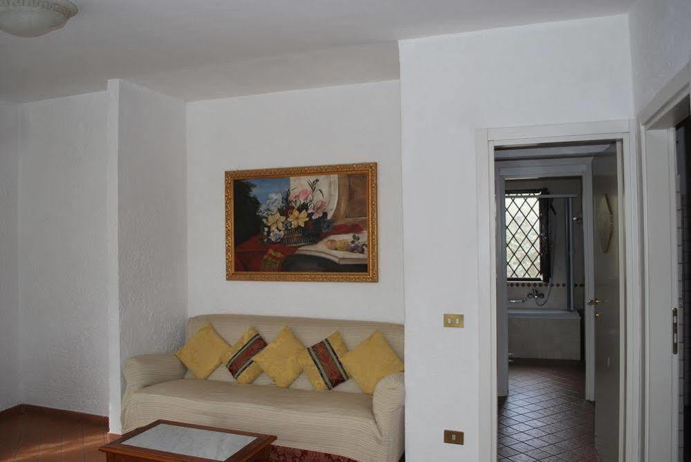 Casale Mostacciano 3* Rome