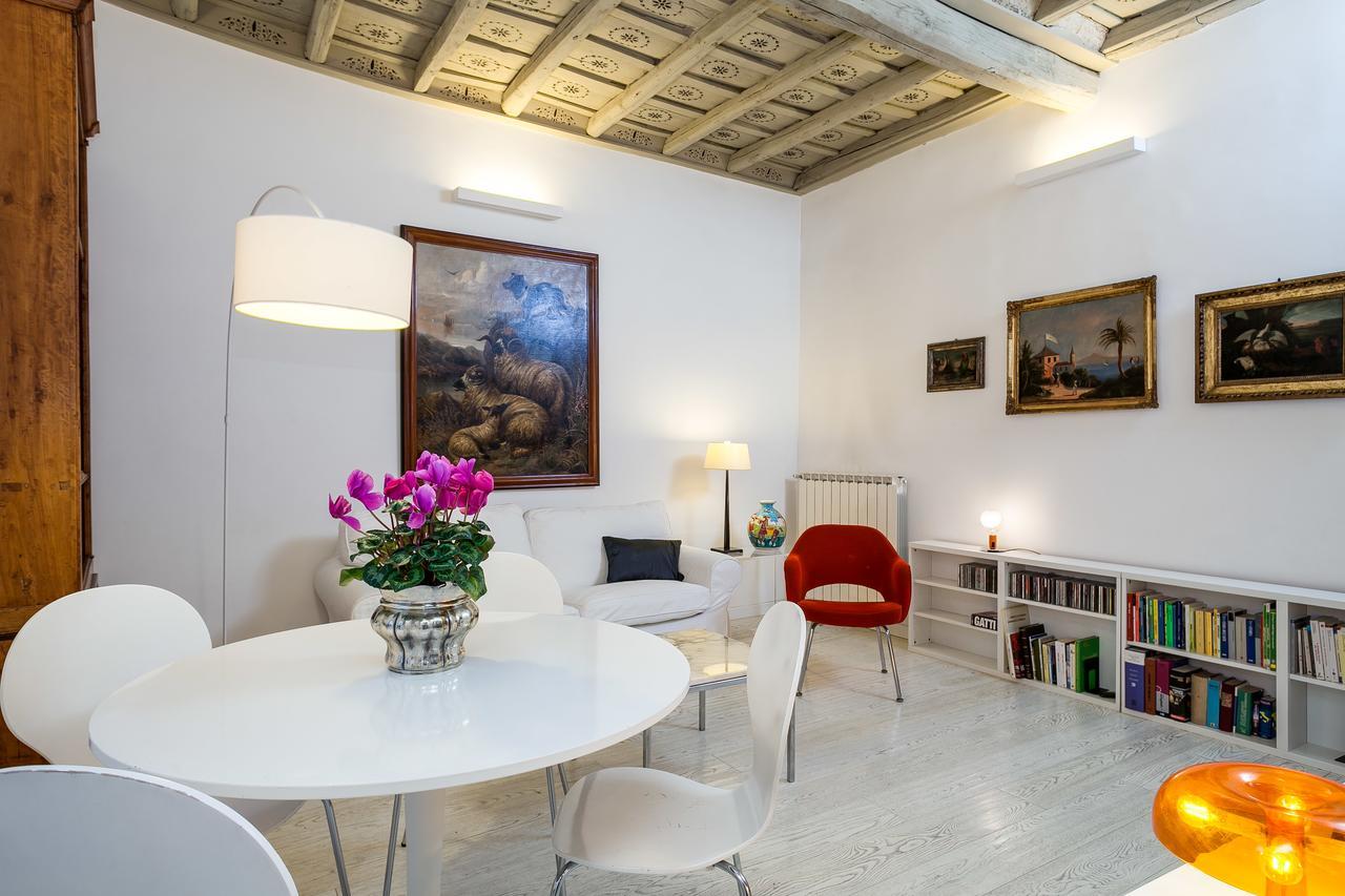White Pantheon One Bedroom Apartment *
