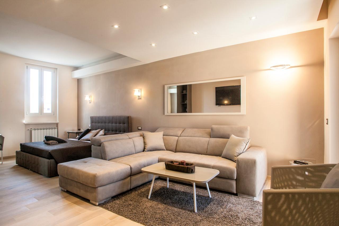 Spanish Steps Design Penthouse With Terrace Appartement