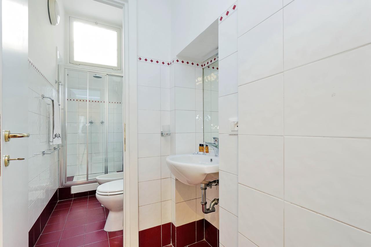 Apartment Sistina 2 Rome