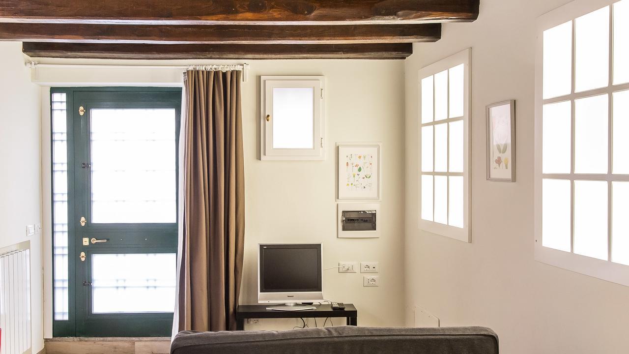 Apartment In Trastevere White Rome