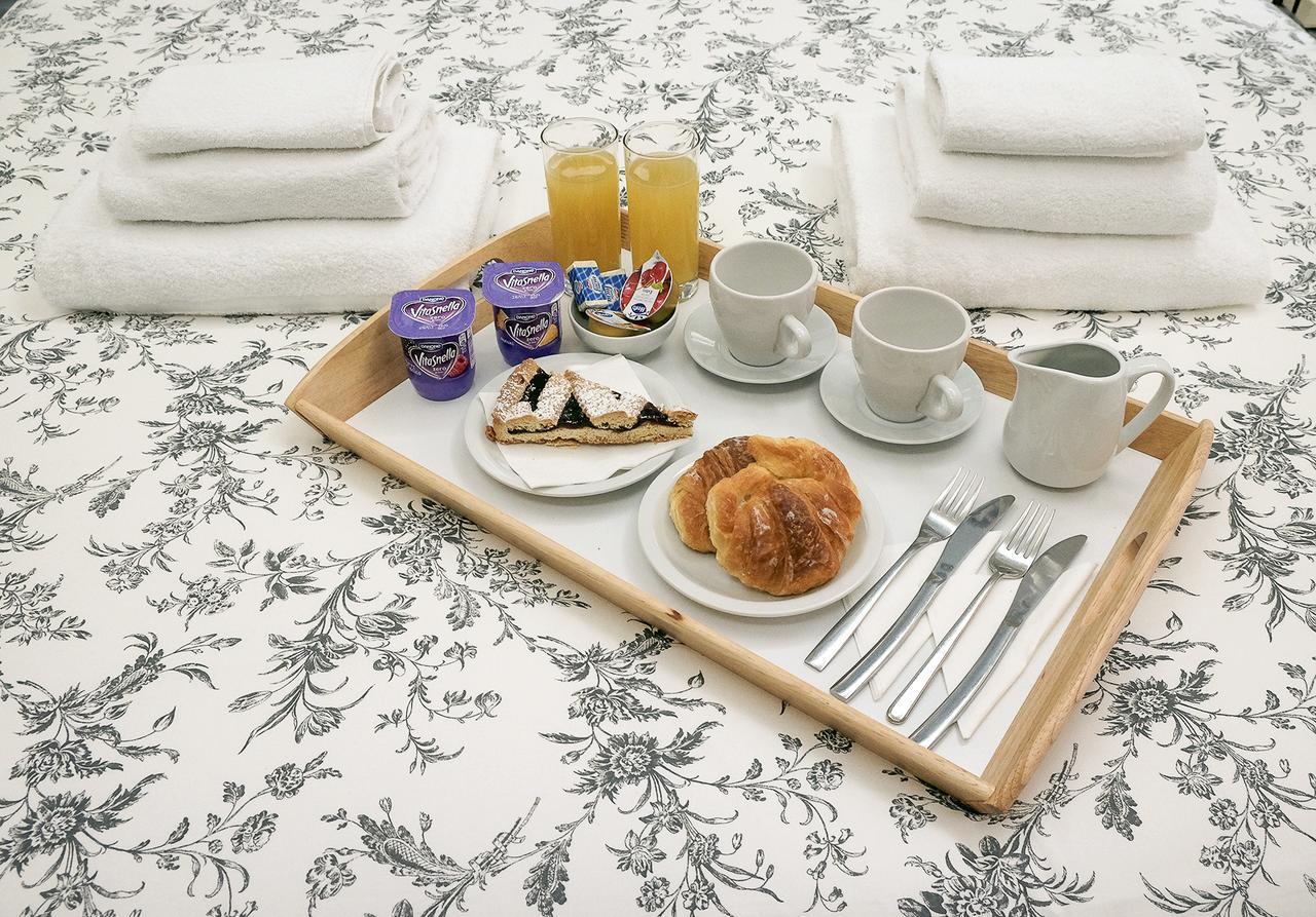 Relais Cavour Couette-café 2*