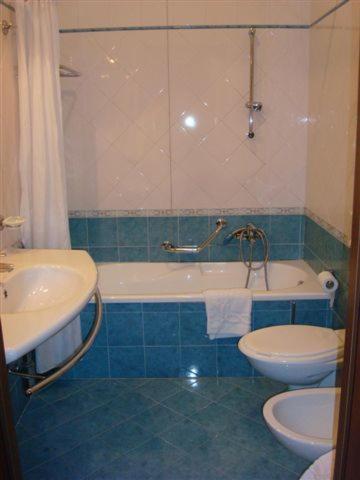 Dina Hotel 3*