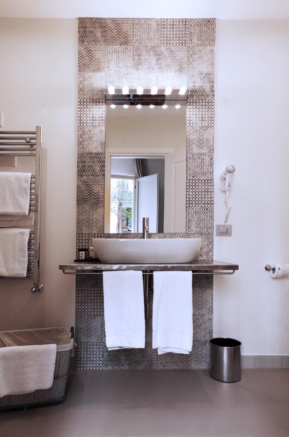 Trevi Contemporary
