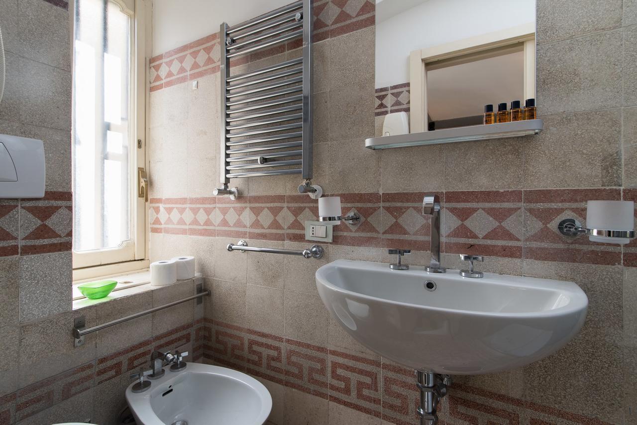 White Borgo * Rome