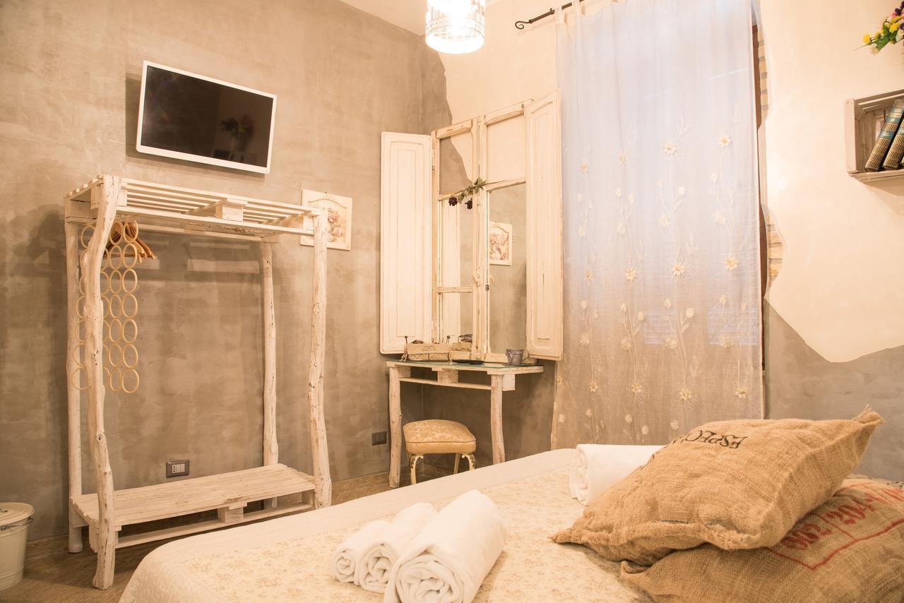 Mancini Shabby House Rome
