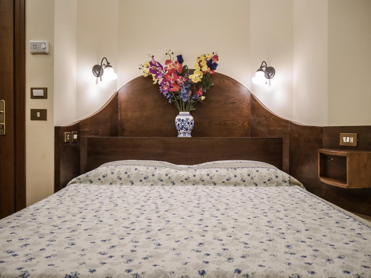 4 Coronati Hotel 2*