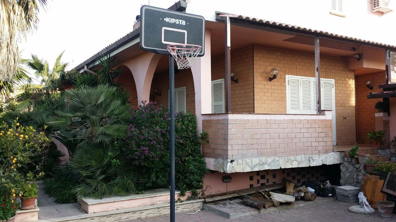Carla's Guest house *