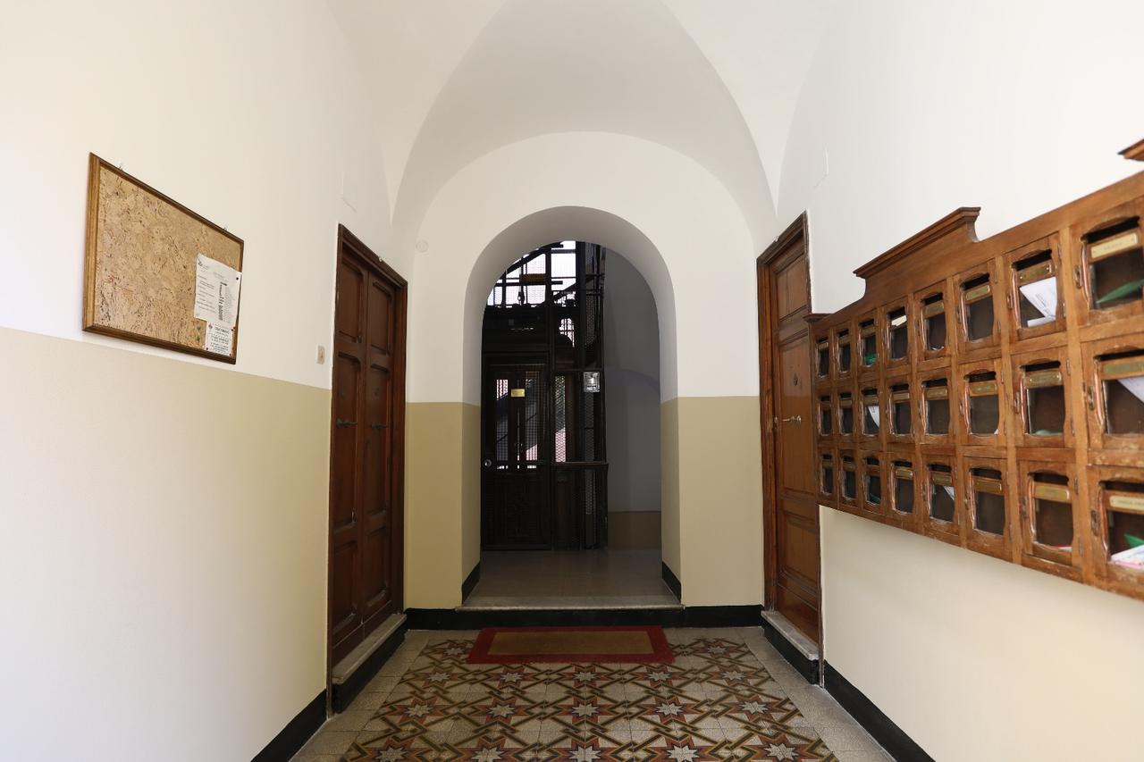 Apartment Domus Alba Al Colosseo Rome