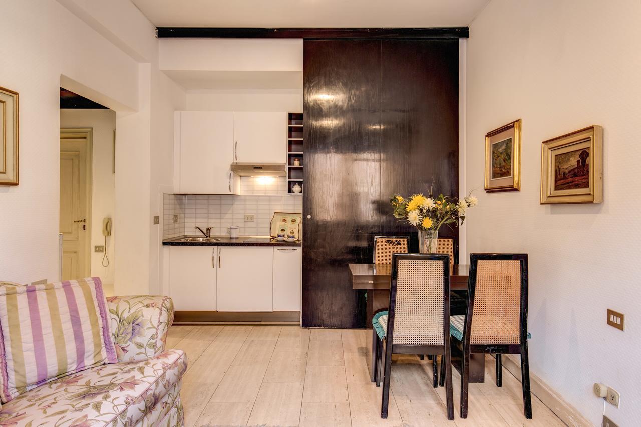 Apartment Marignoli Rome