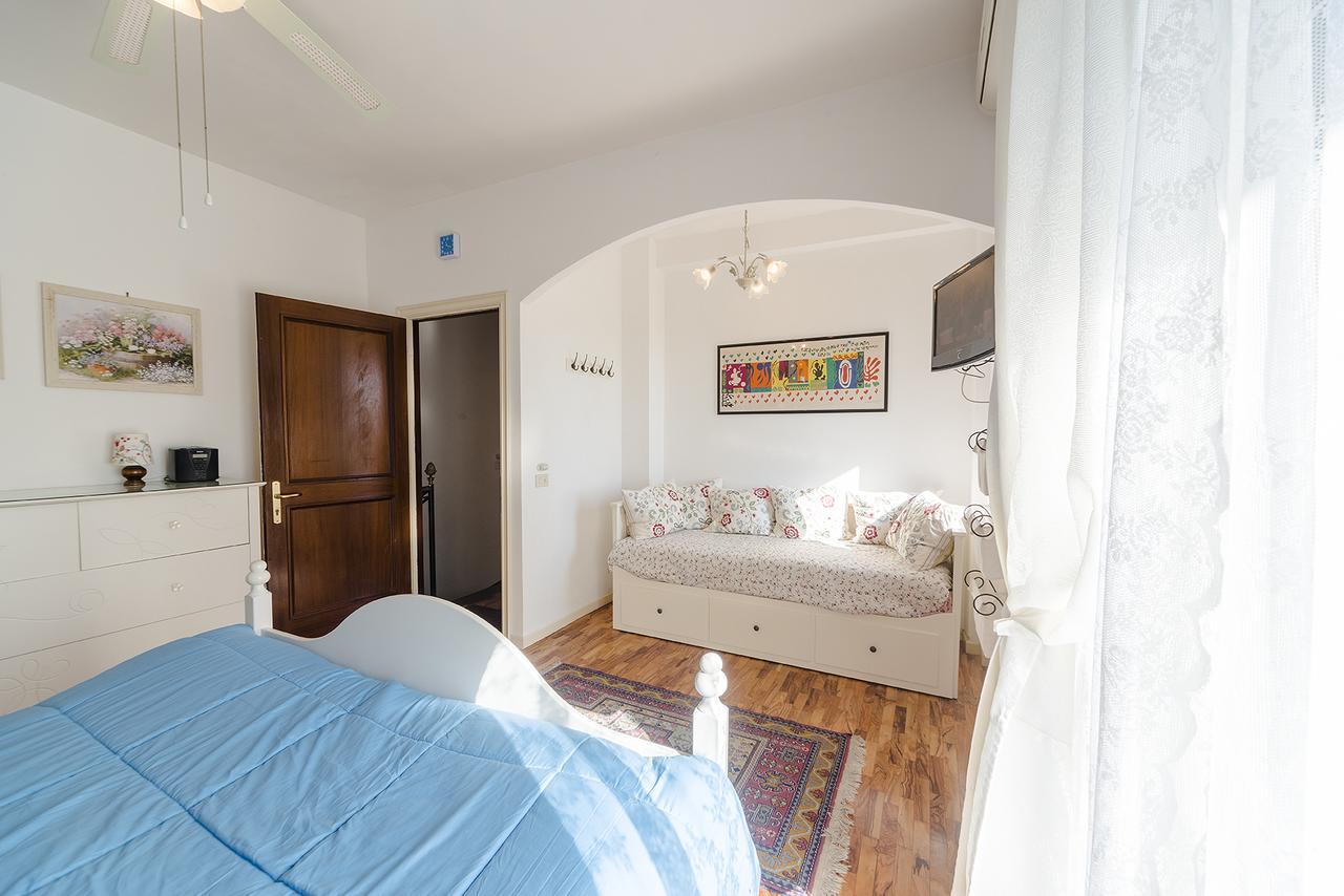 Casale Dell'insugherata Couette-café Rome