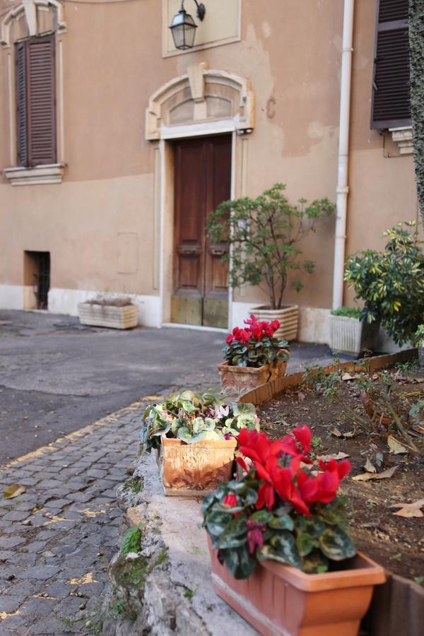 Bed & Breakfast T&v House 2*