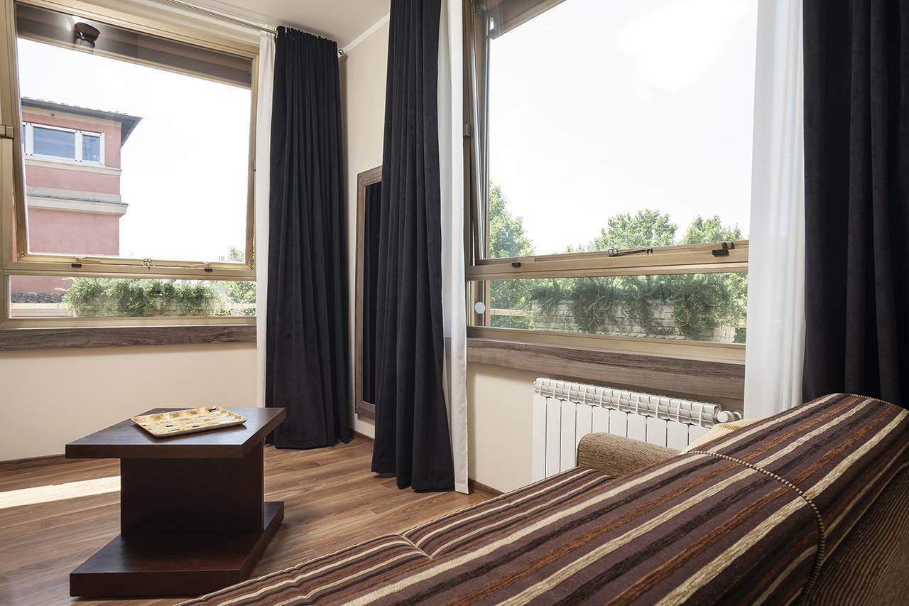 Window On 2* Rome