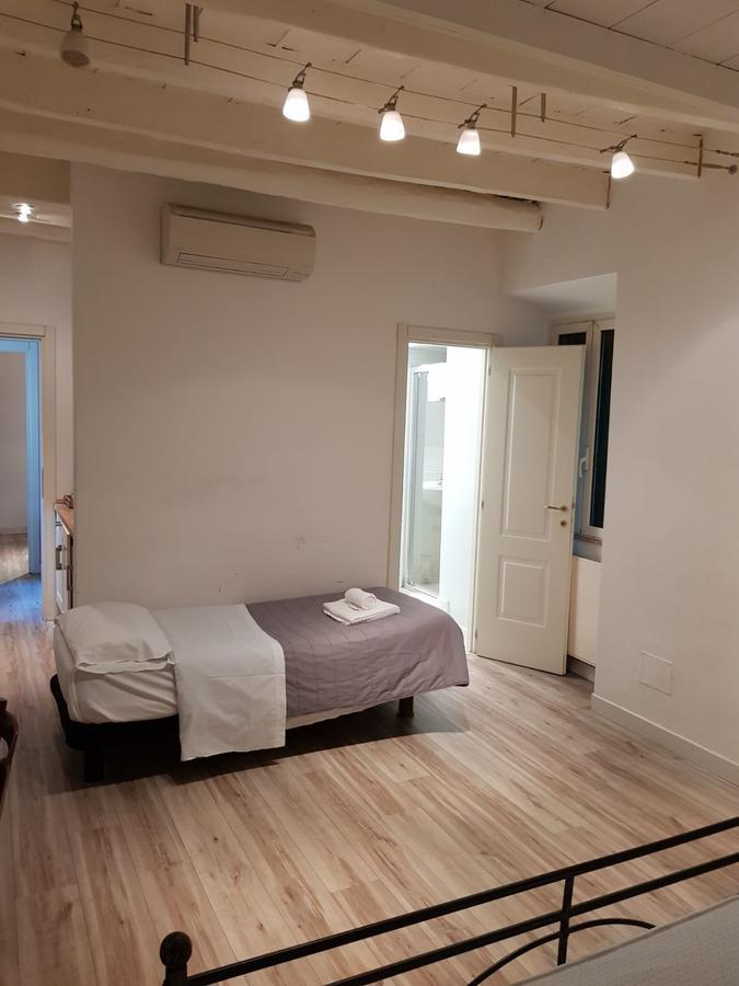 Santi Quattro Al Colosseo Bed & Breakfast 2*