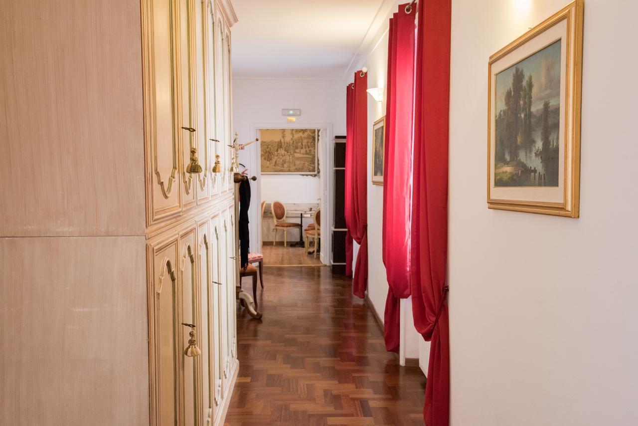 Couette-café Domus Giulia Rome