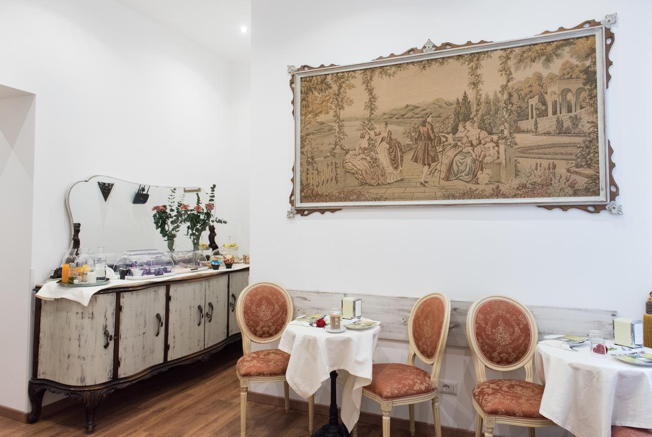 Domus Giulia Couette-café 2*