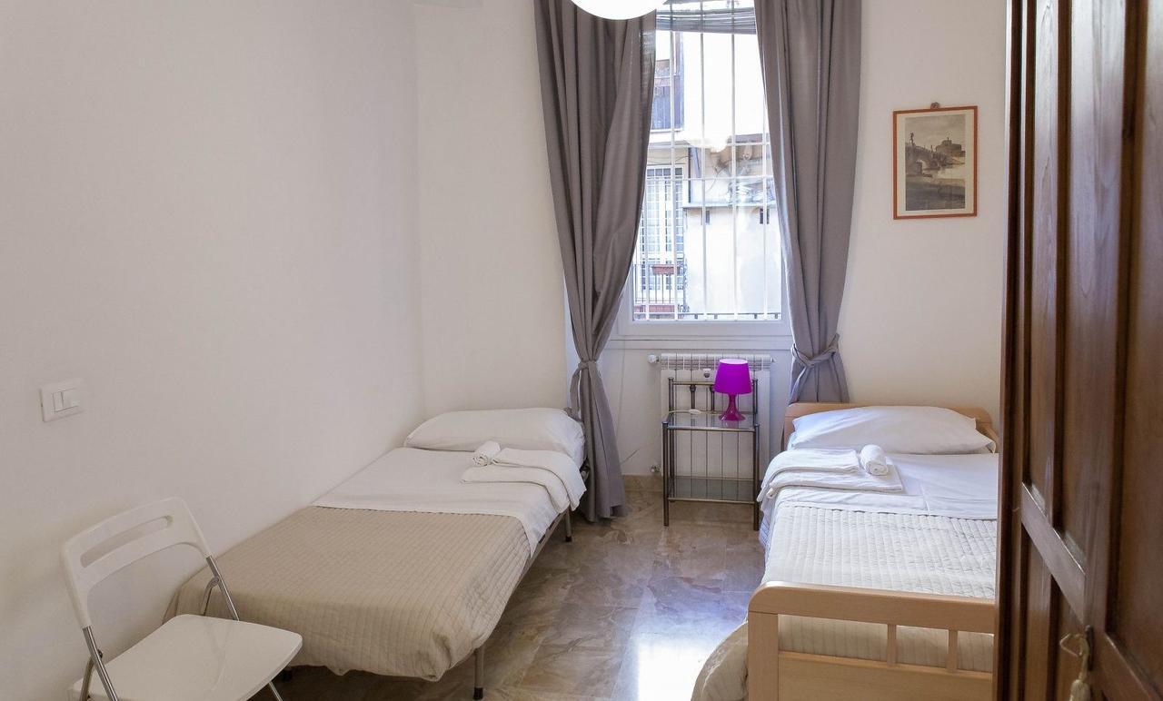 Between Termini & Colosseo Apartment *