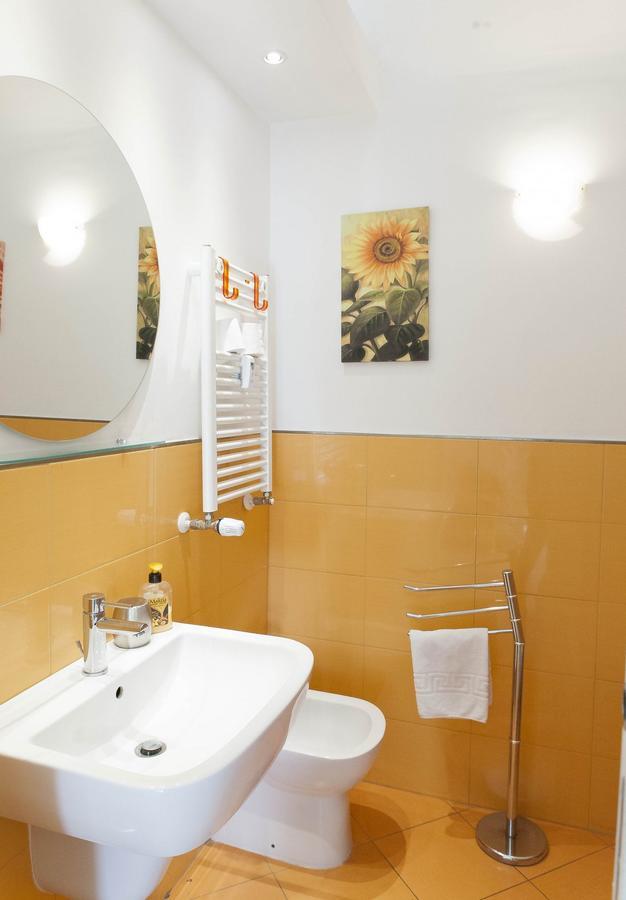 Between Termini & Colosseo Apartment
