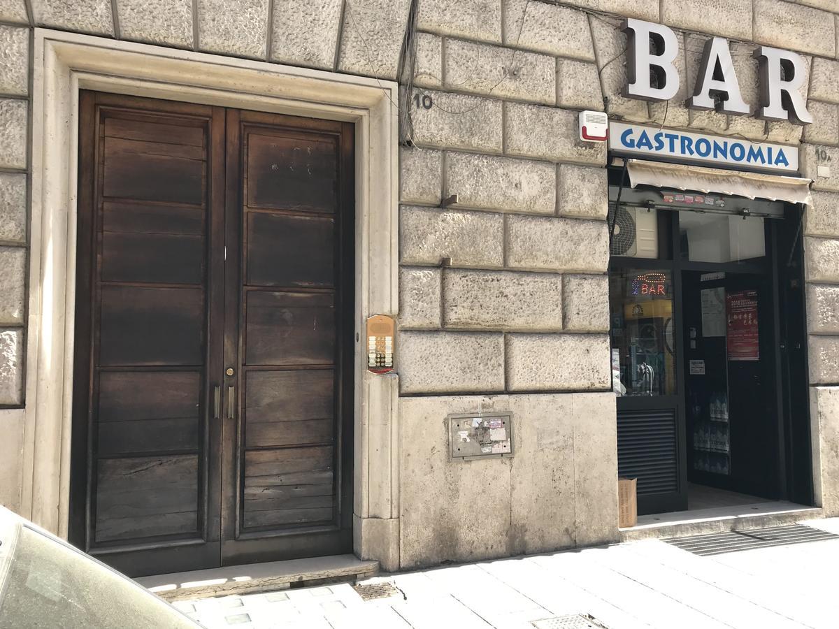 - Monti Bed & Breakfast Rome
