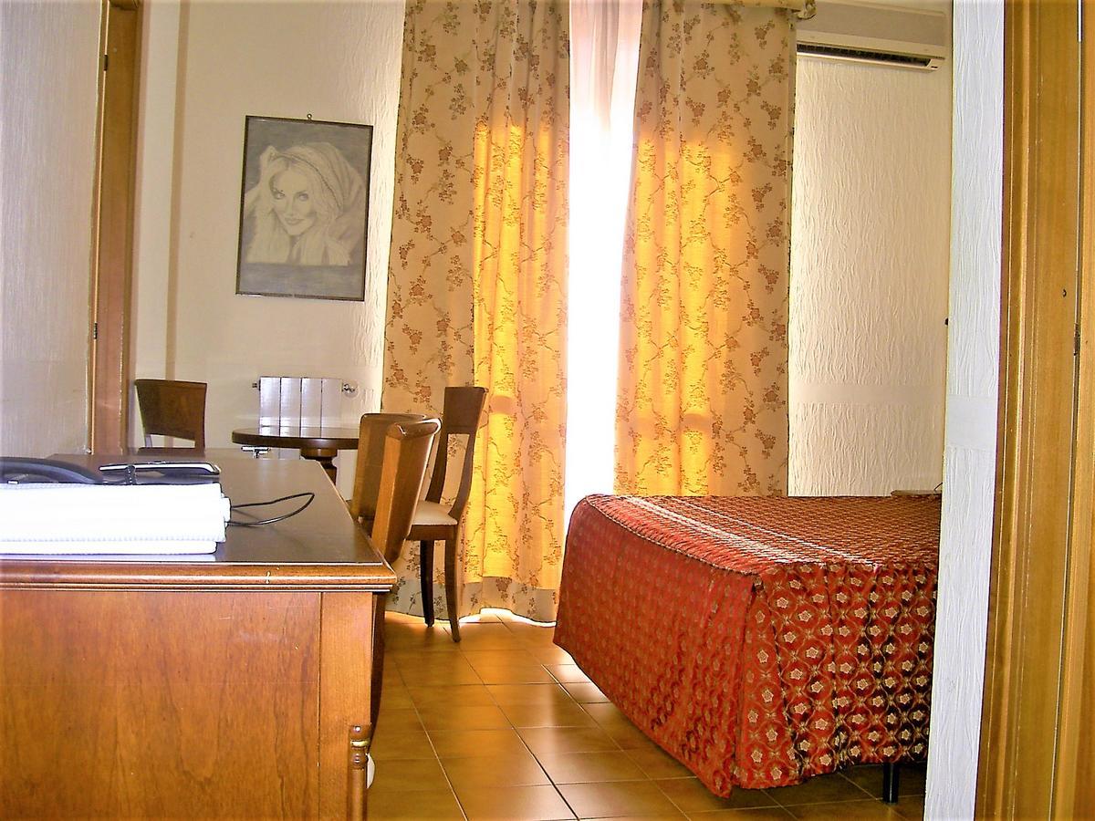 Cinecitta Hotel 3*