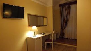 Relais Frattina Gasthuis 2*