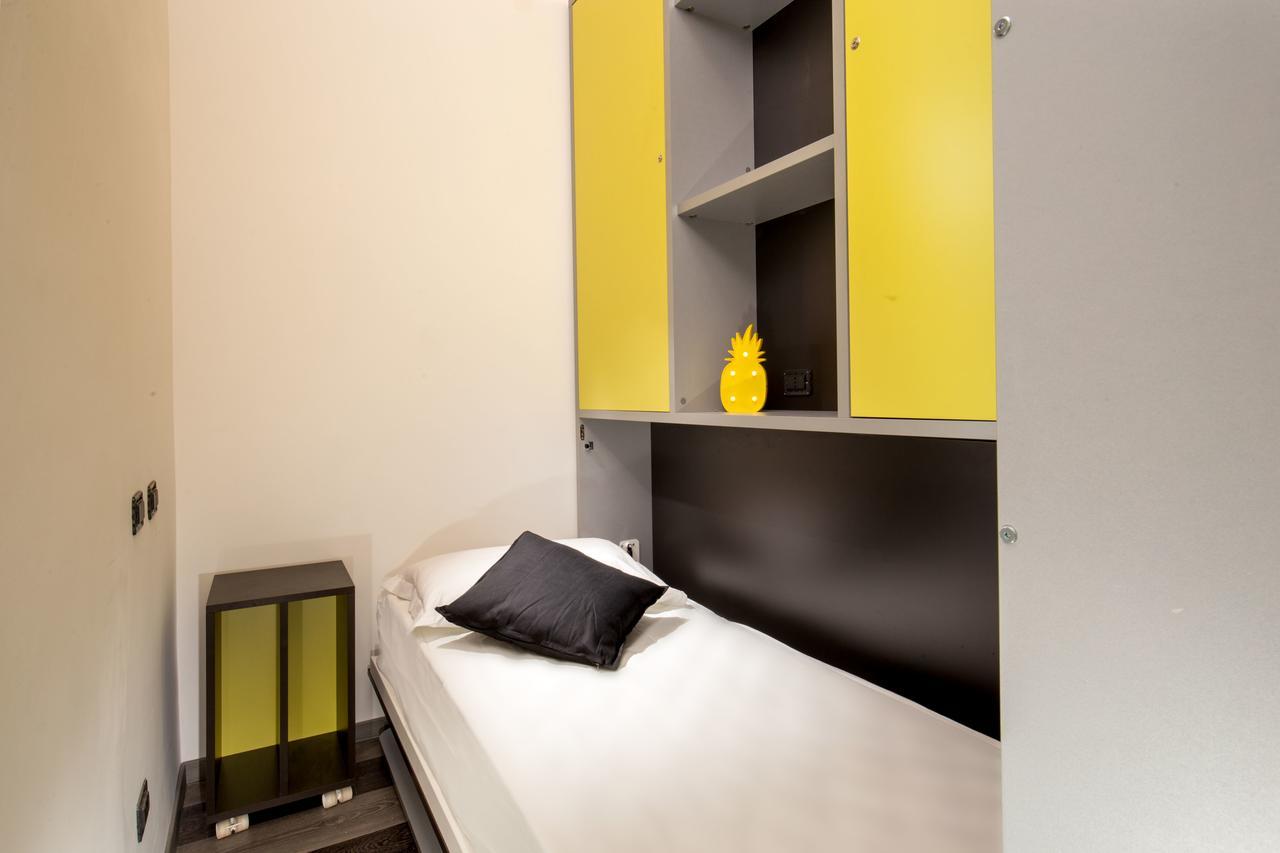 Free Hostel *