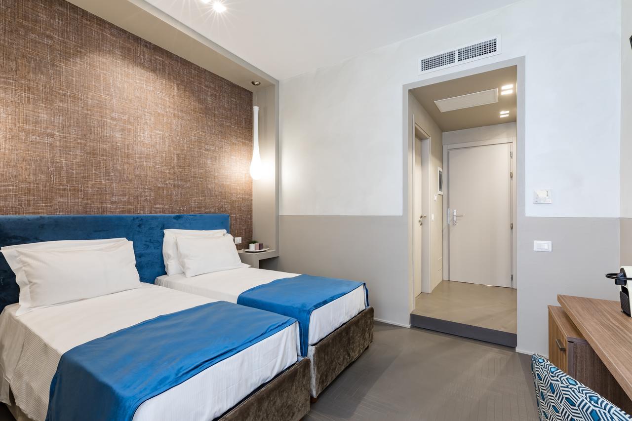 Hotel A World Aparts - Barberini Boutique 2*