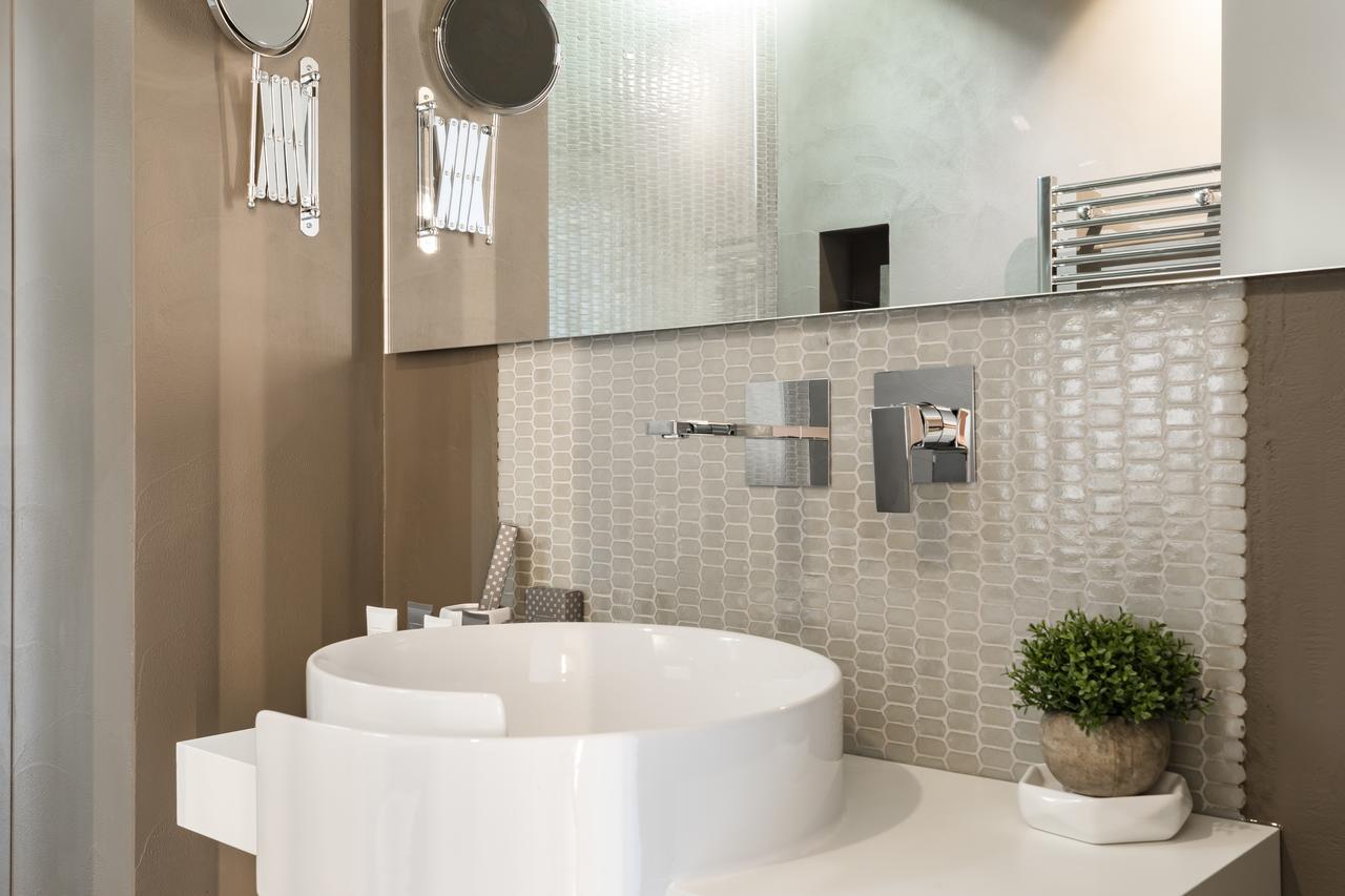 A World Aparts - Barberini Boutique 2*