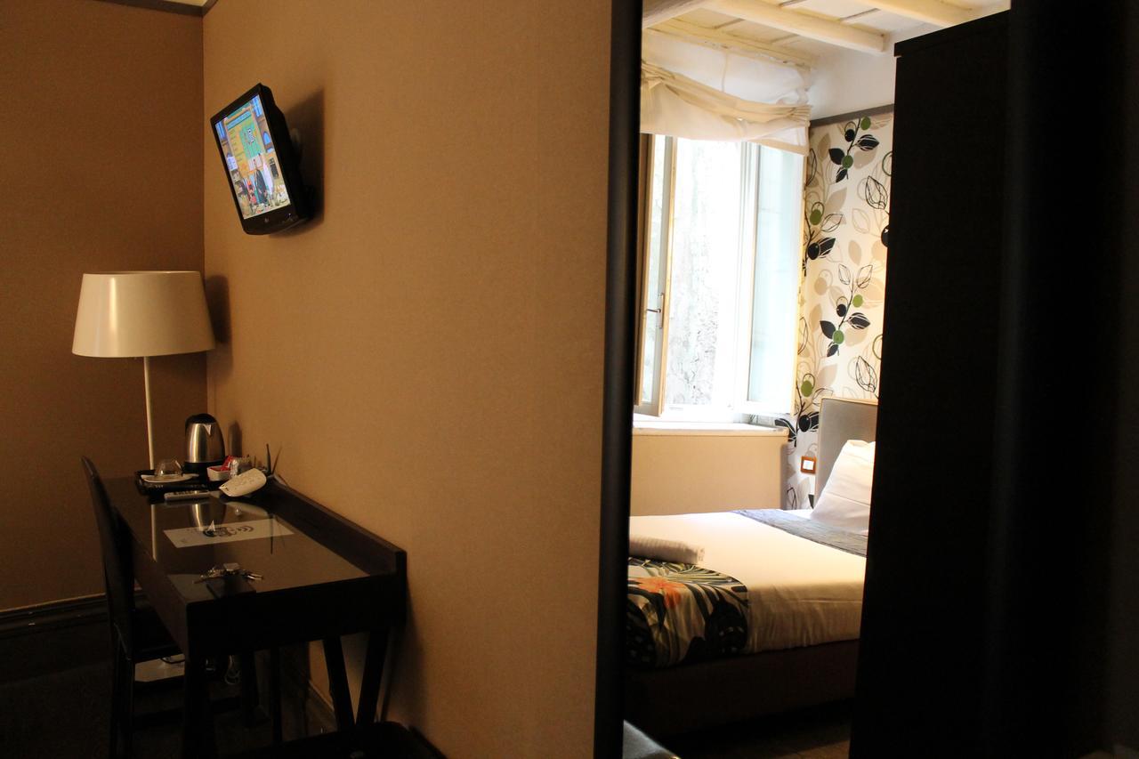 Degli Antiquari Bed & Breakfast