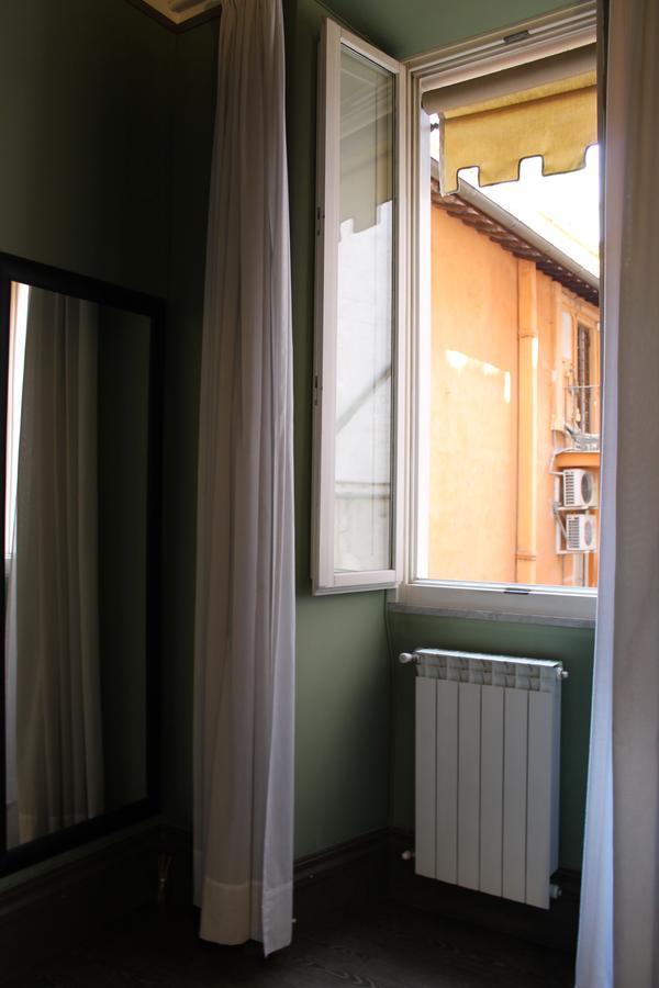 Degli Antiquari 2* Rome