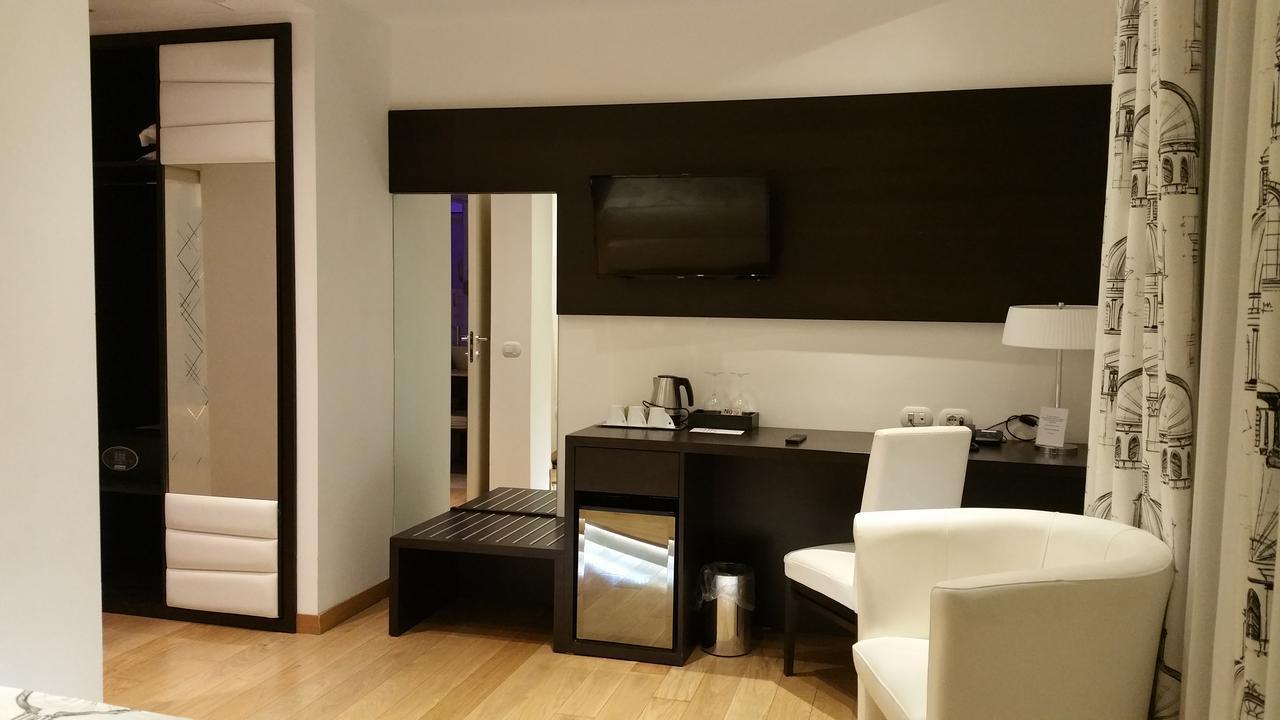 At Forty-one Hotel Rome