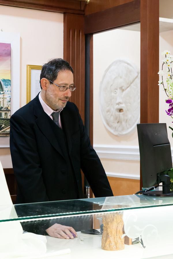 Caesar Hotel 2*
