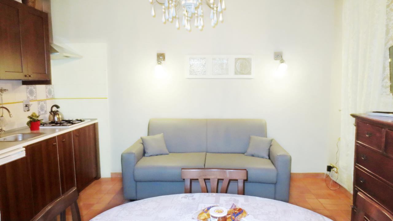 Domizio Apartment *