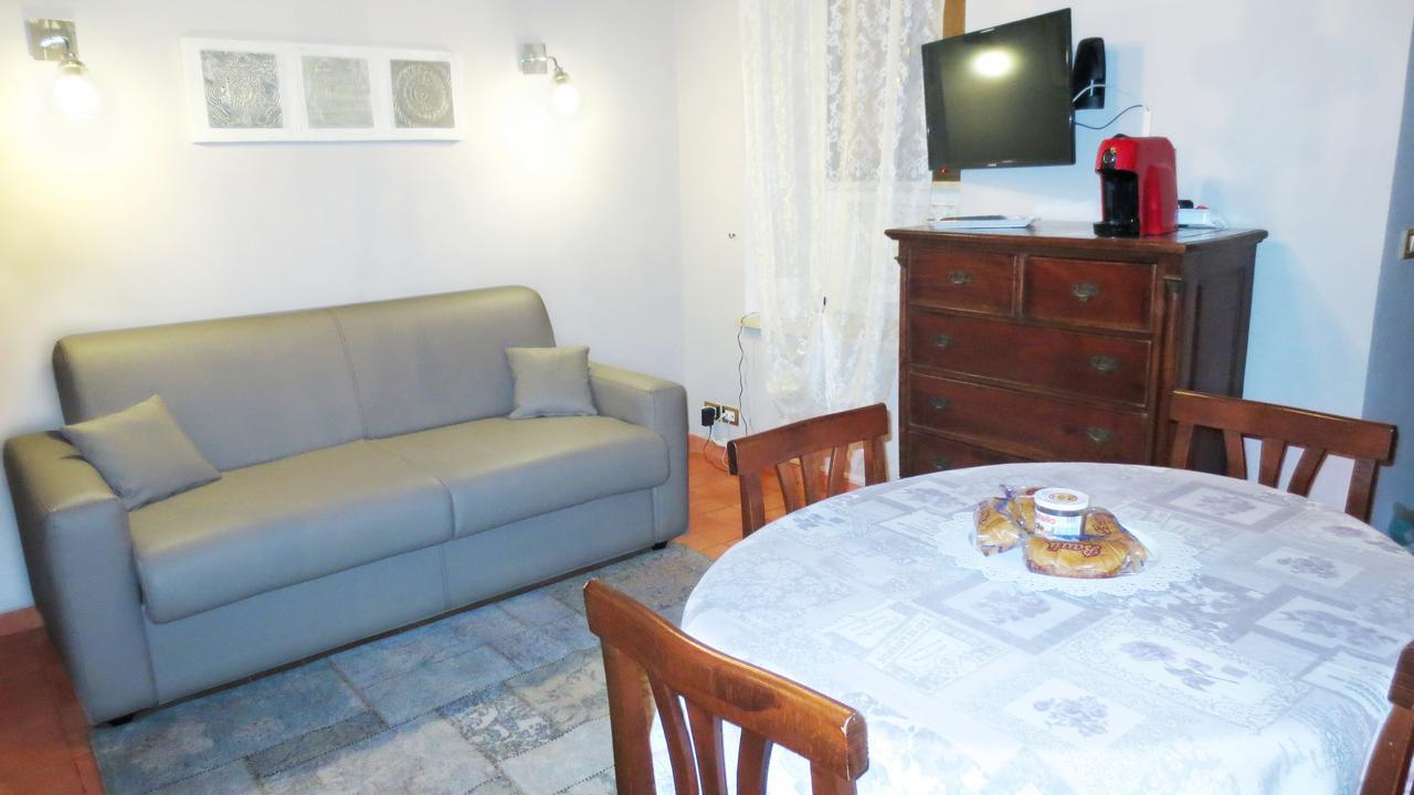 Domizio Apartment *
