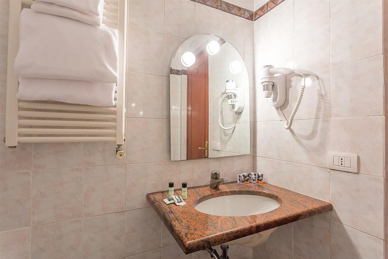 Raeli Lux Hotel 4*
