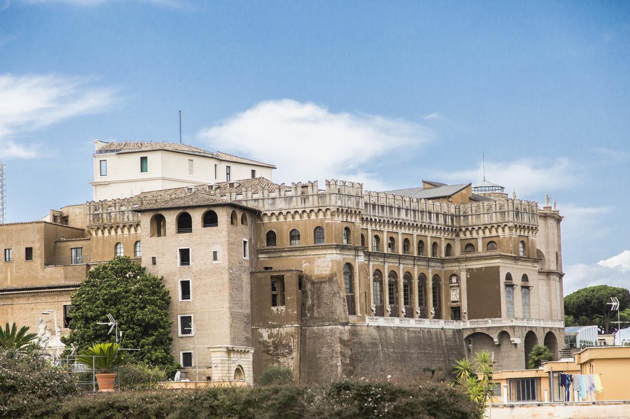 Royal Vatican Apartment