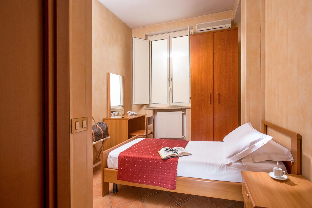 Casa Per Ferie Santa Maria Alle Fornaci Hotel 3*