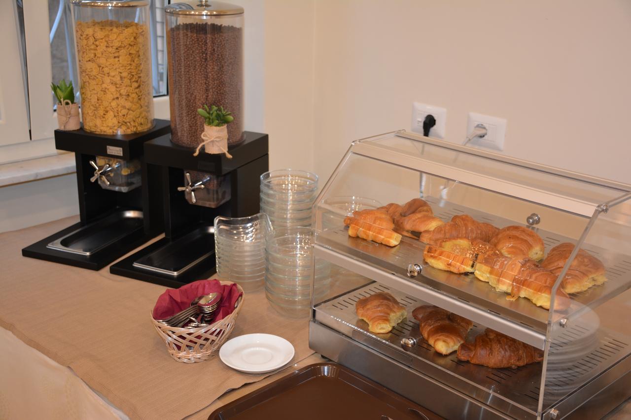 Madre Chiara Domus Guest house 3*