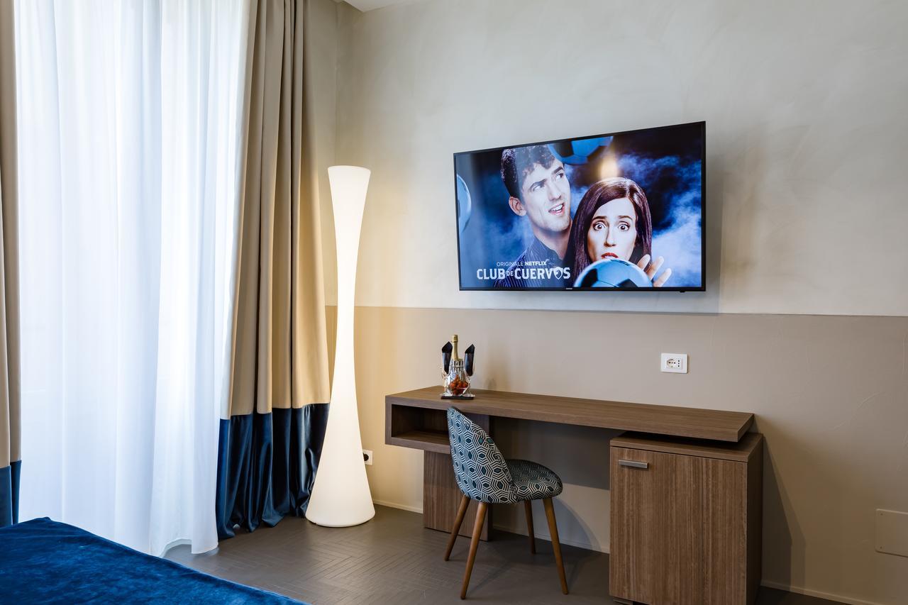A World Aparts - Barberini Boutique 2*