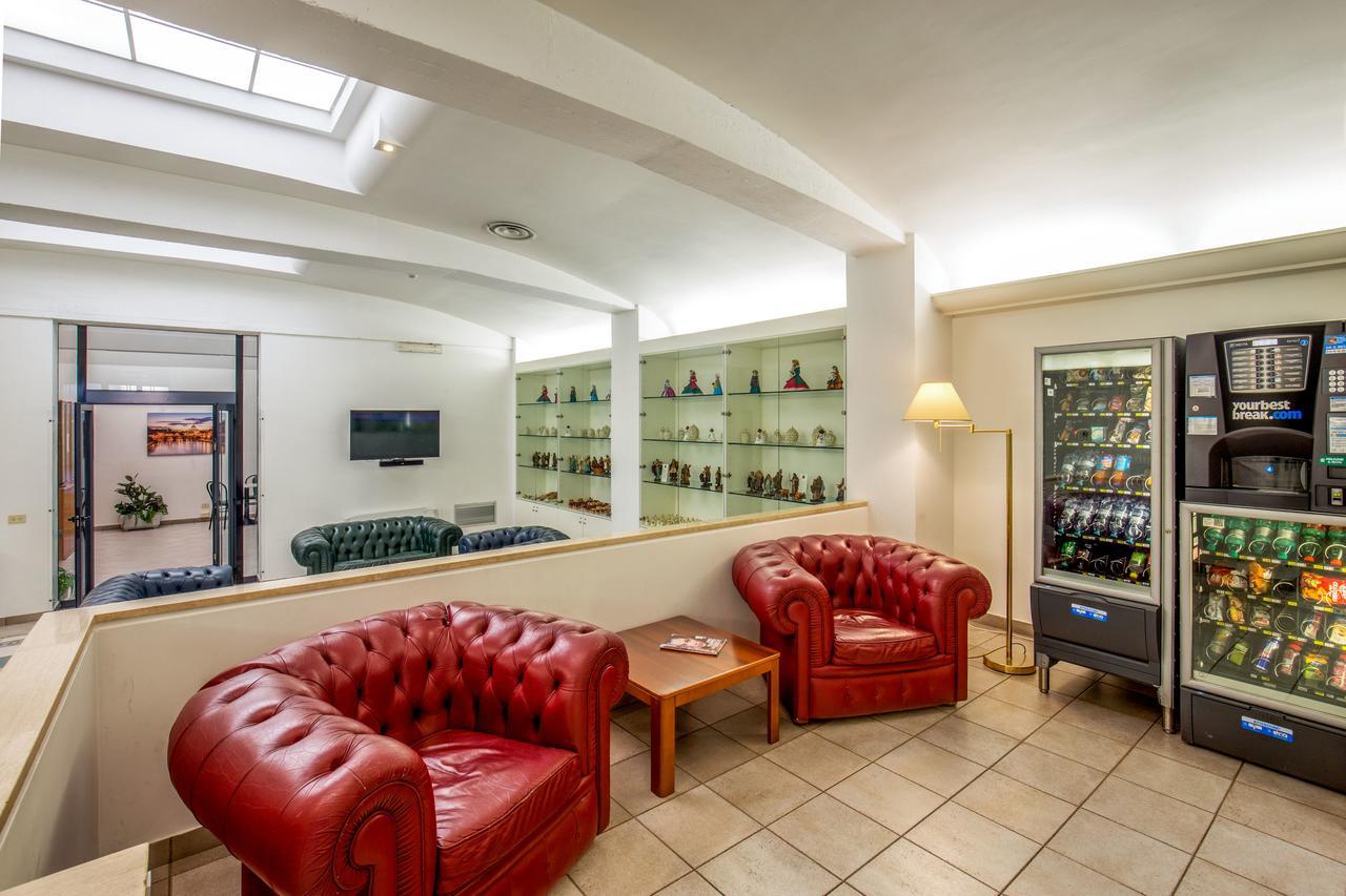 Hotel Casa Per Ferie Santa Maria Alle Fornaci Rome