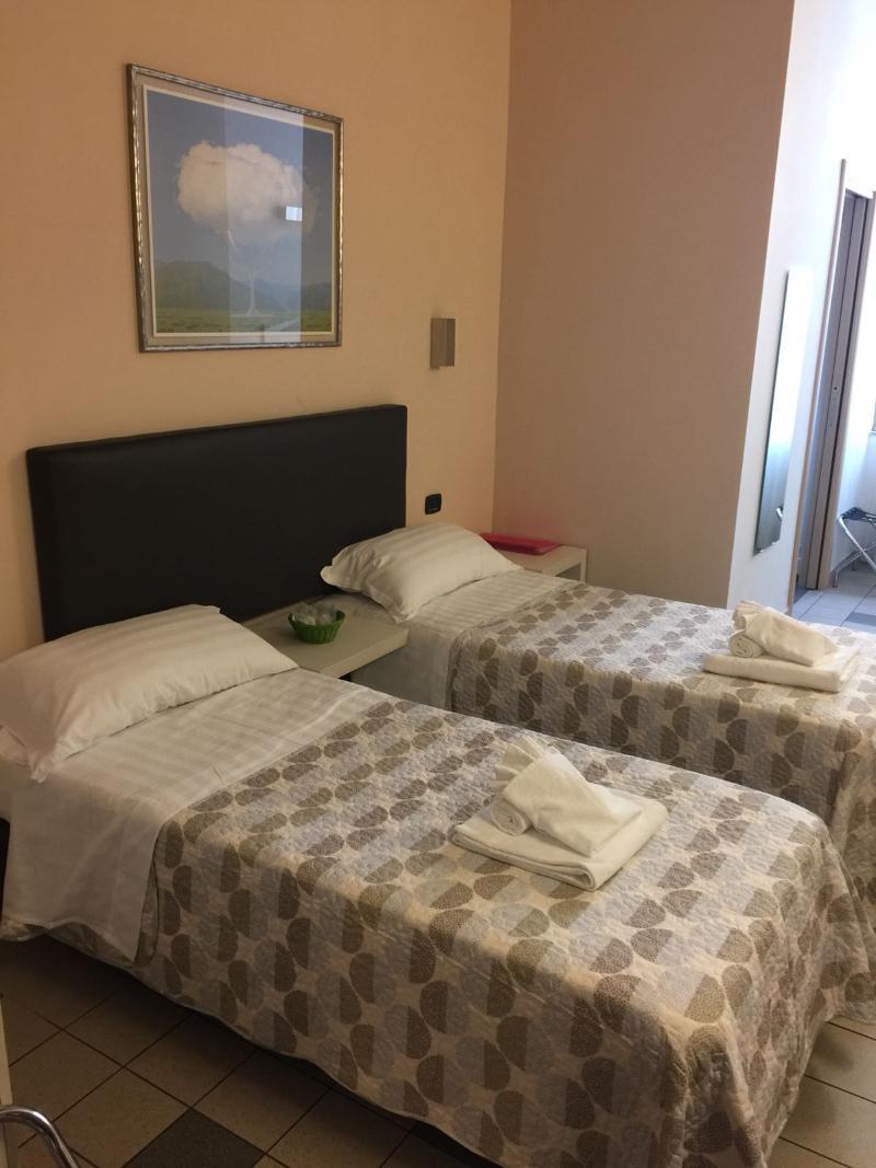 For 2* Rome